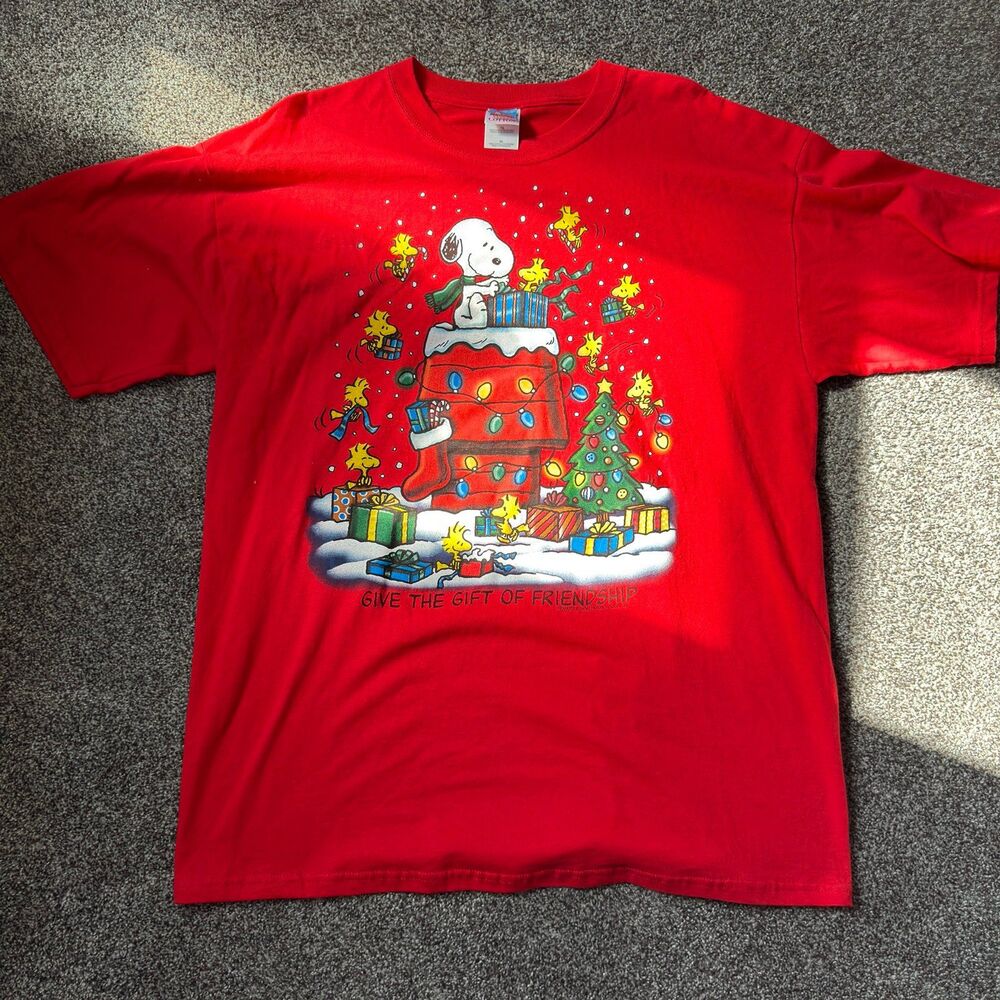 Vintage 90s Snoopy Peanuts Christmas Graphic T-Shirt Red